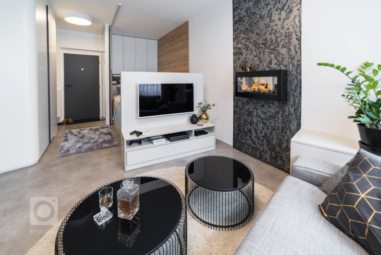 add picture to album