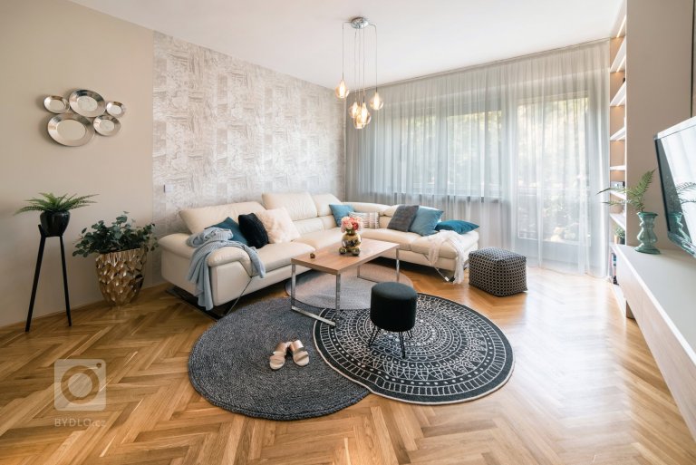 add picture to album