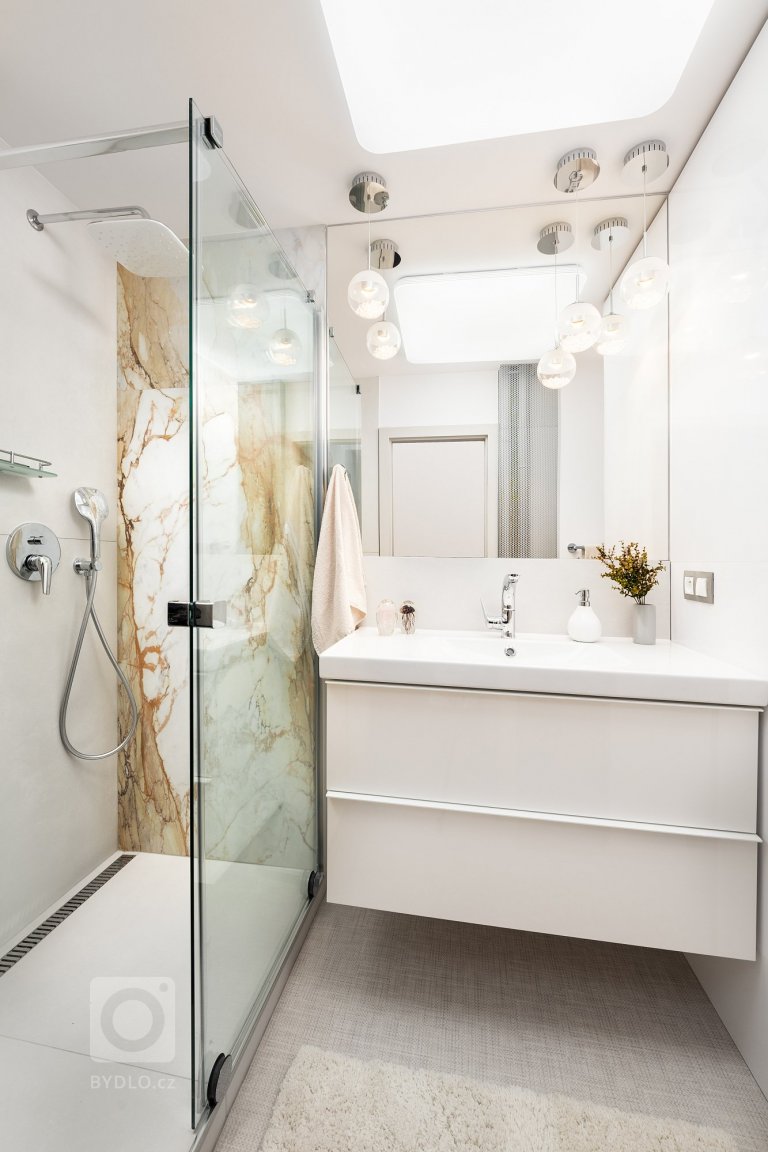 add picture to album