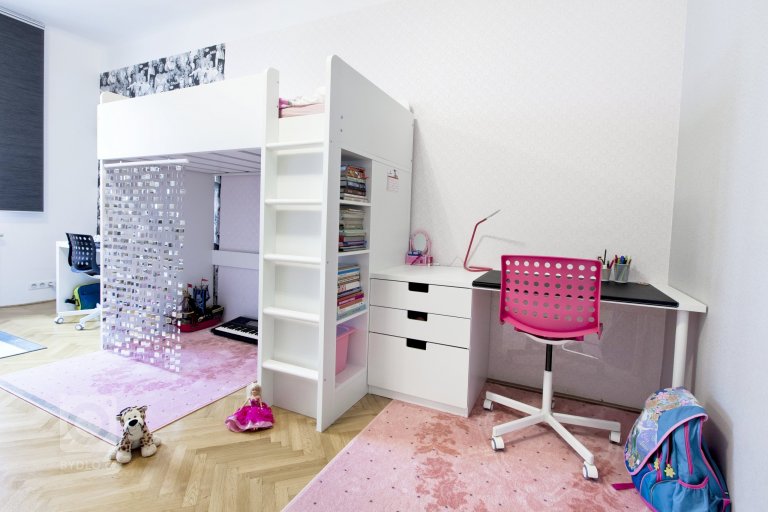 add picture to album