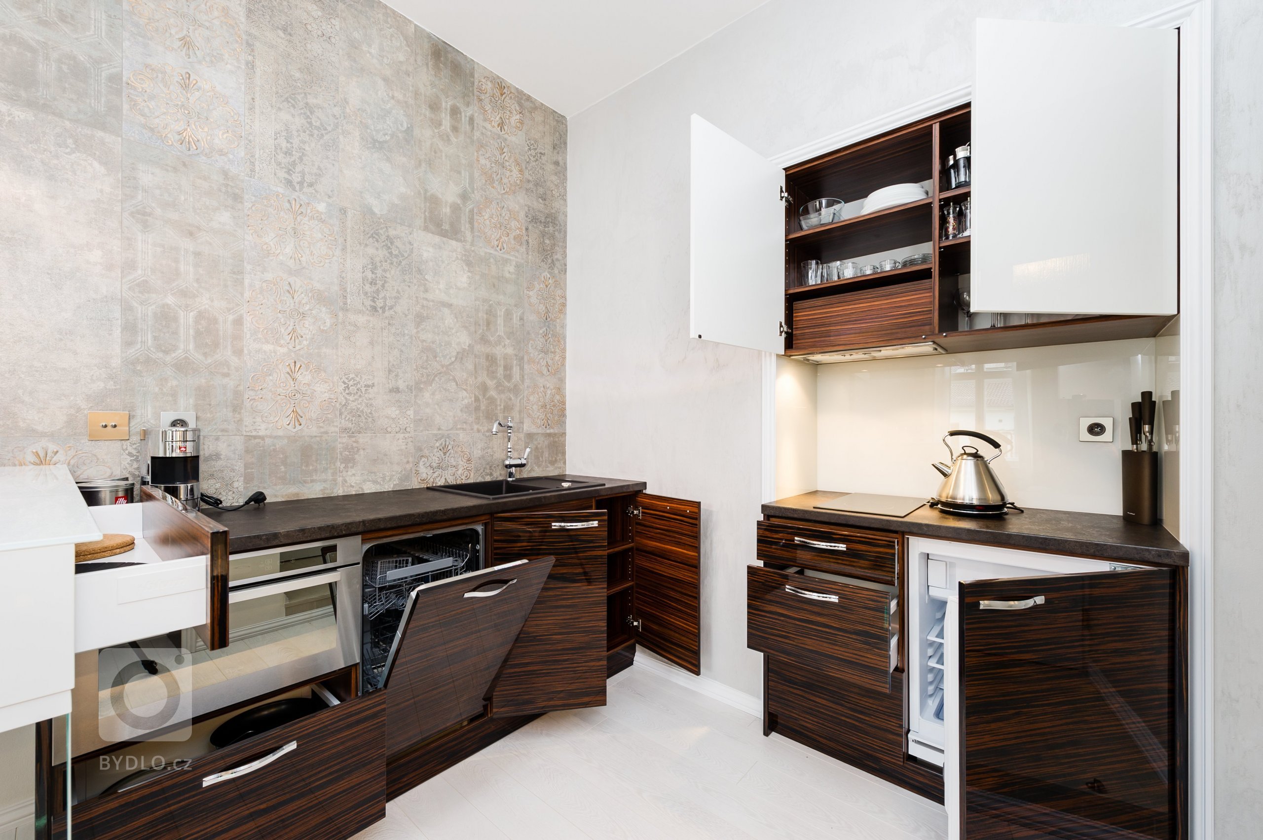 Garsonka je určena pro krátkodobé pronájmy cizincům. A pokud v ní chcete být ubytovaní, naleznete ji i na mezinárodním ubytovacím portálu Air BNB. Na…