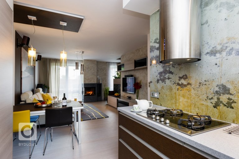 add picture to album