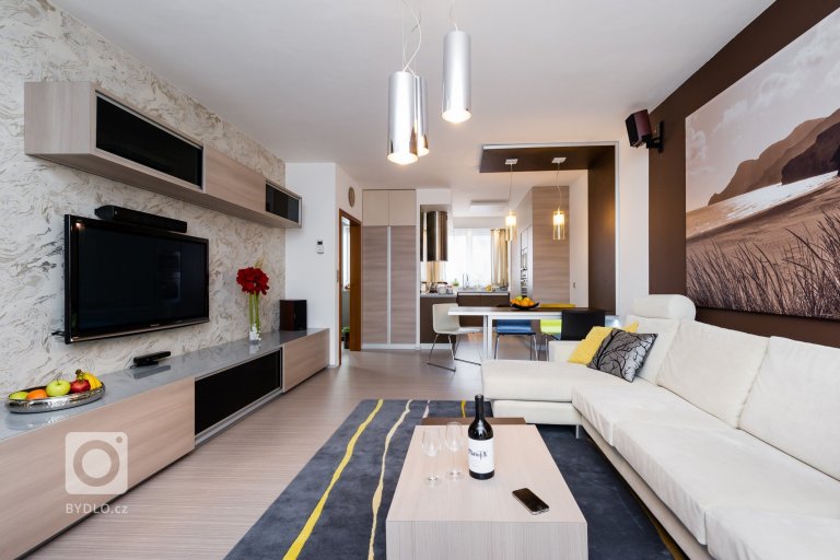 add picture to album