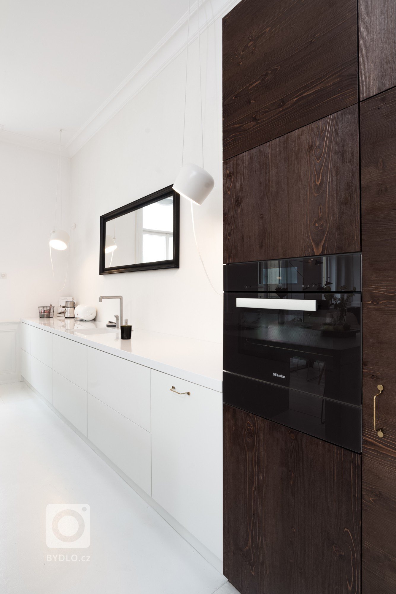 Rekonstrukce bytu v secesním domě

Design: OOOOX| Ing. Arch. Radka Valová, Ing. Arch. Magda Palečková


Dispozice &ndash; původní velkorysý byt za dob…