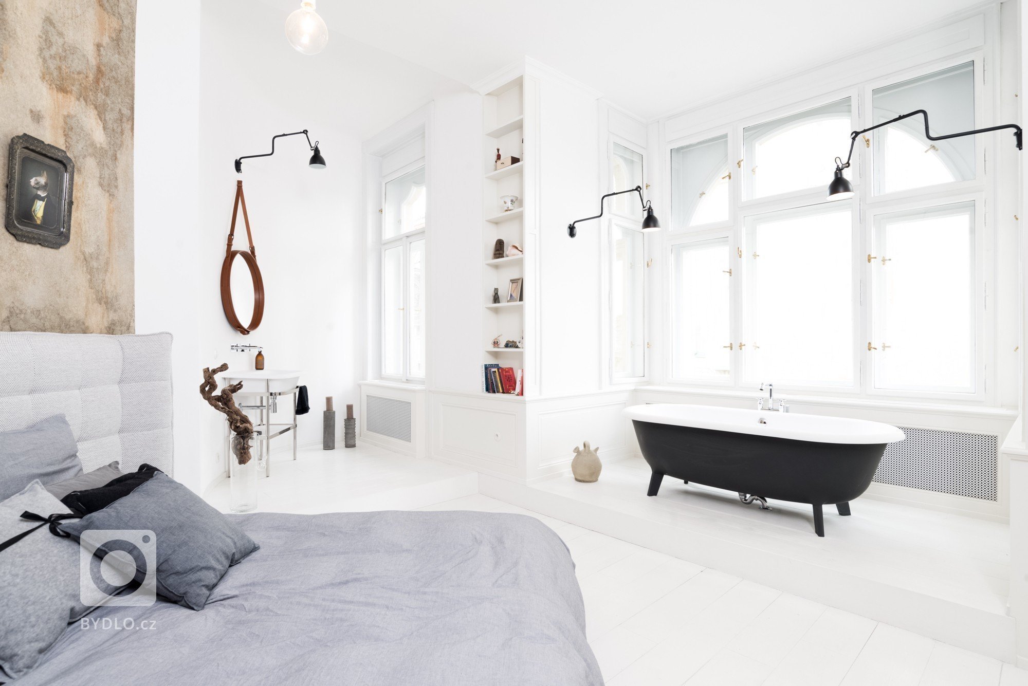 Rekonstrukce bytu v secesním domě

Design: OOOOX| Ing. Arch. Radka Valová, Ing. Arch. Magda Palečková


Dispozice &ndash; původní velkorysý byt za dob…