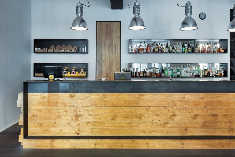 Interiér holičství

cílem bylo vytvořit pánský interiér, a to jak barevností, tak materiály. Ve stávajícím prostoru již byly provedeny statické úpravy a…