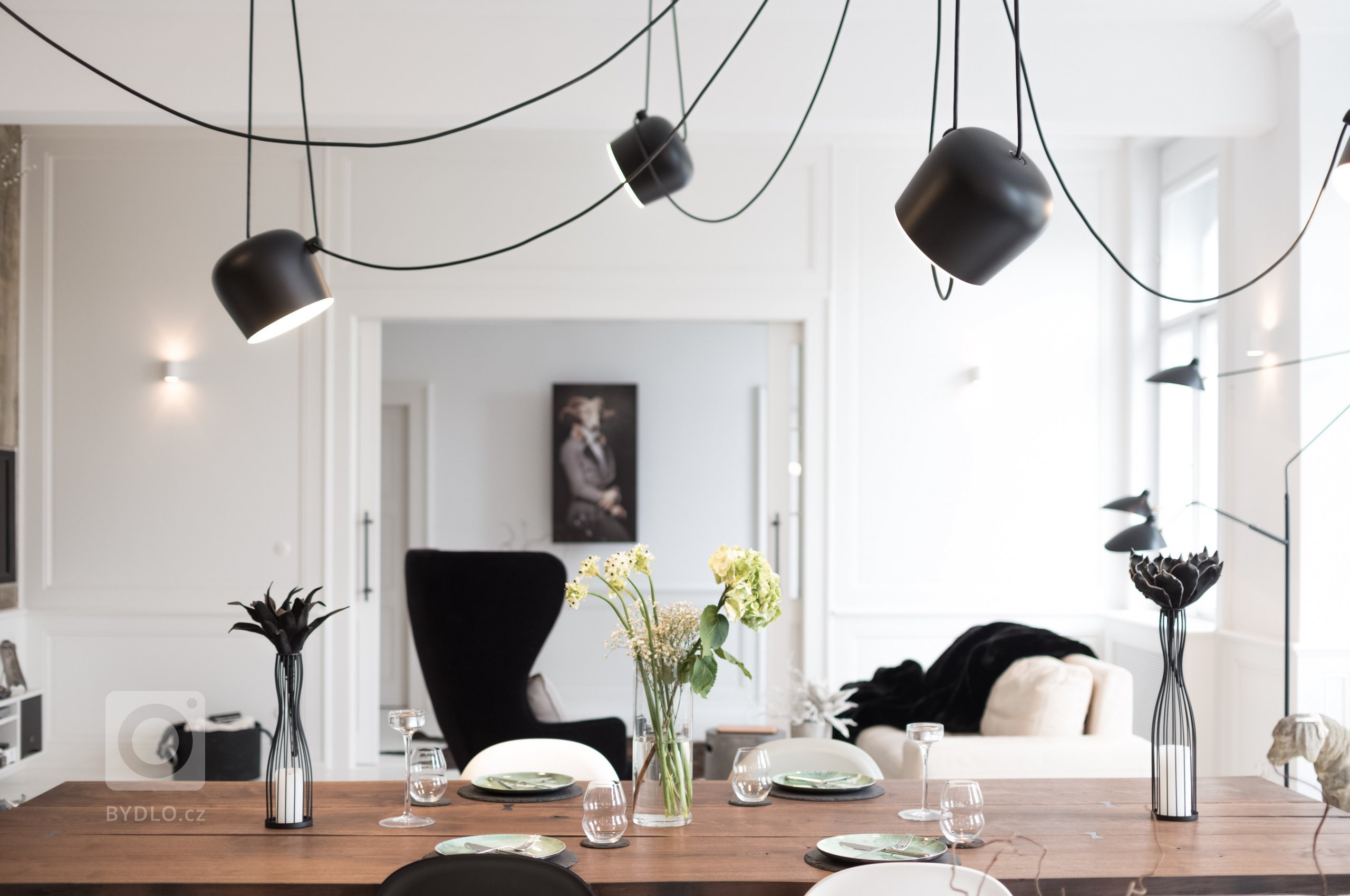 Dispozice / hmota &ndash; původní hmota stodoly zůstala v nezměněné podobě. Dispozice je zcela otevřená, vymezení prostoru a soukromí je zajištěno pevným vs.…