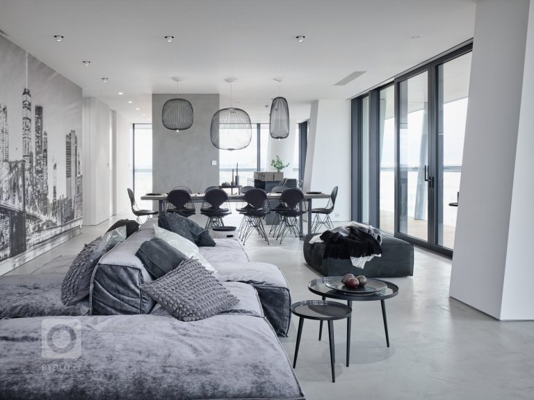 add picture to album