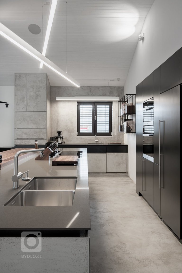 add picture to album