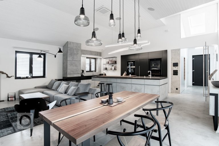 add picture to album