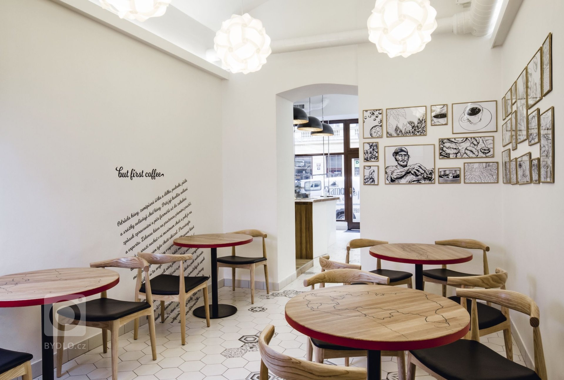 Dostali jsme příležitost přeměnit bývalý sportbar v Holešovicích na místo provoněné prvotřídní kávou. Kavárna pro 23 hostů je orientována do ulice hlavní…