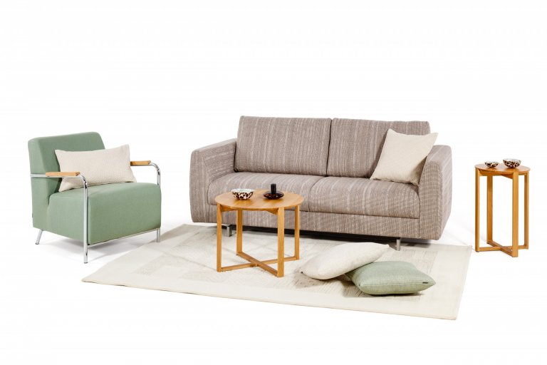 Pohodlné křeslo s prvky funkcionalismu
