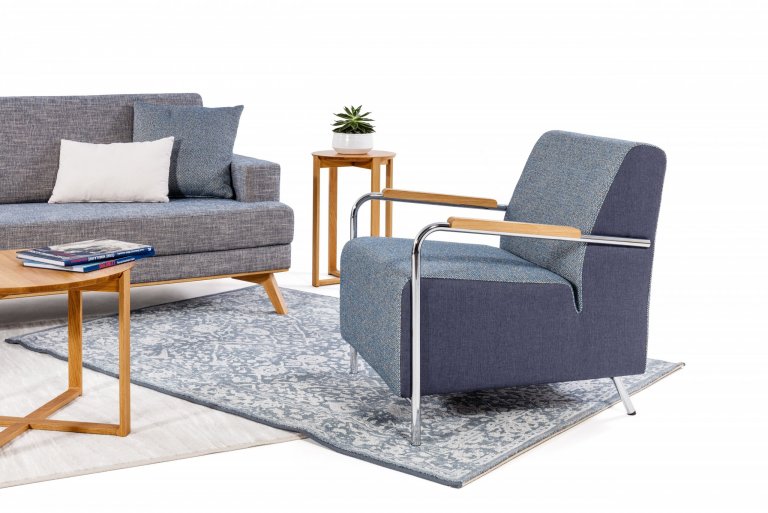 Pohodlné křeslo s prvky funkcionalismu
