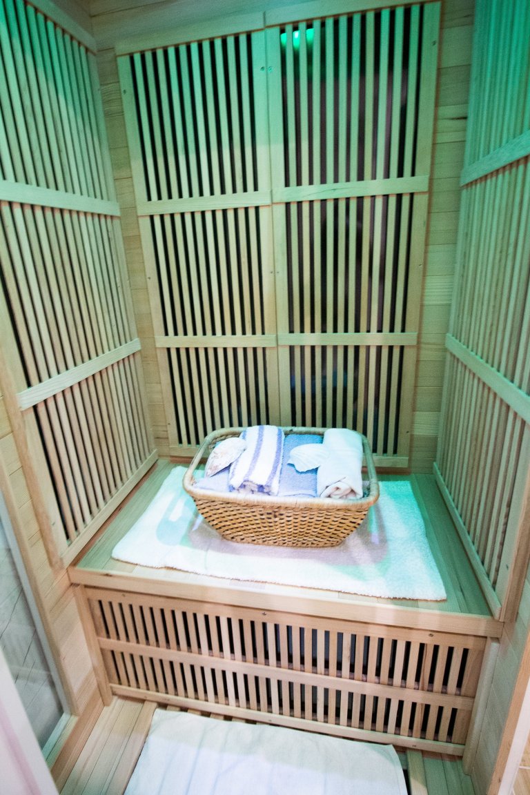 Náročná rekonstrukce koupelny se dočkala krásného výsledku.

Původní stav koupelny nevyhovoval novým majitelům a bylo nutné přistoupit k celkové rekonstrukci…