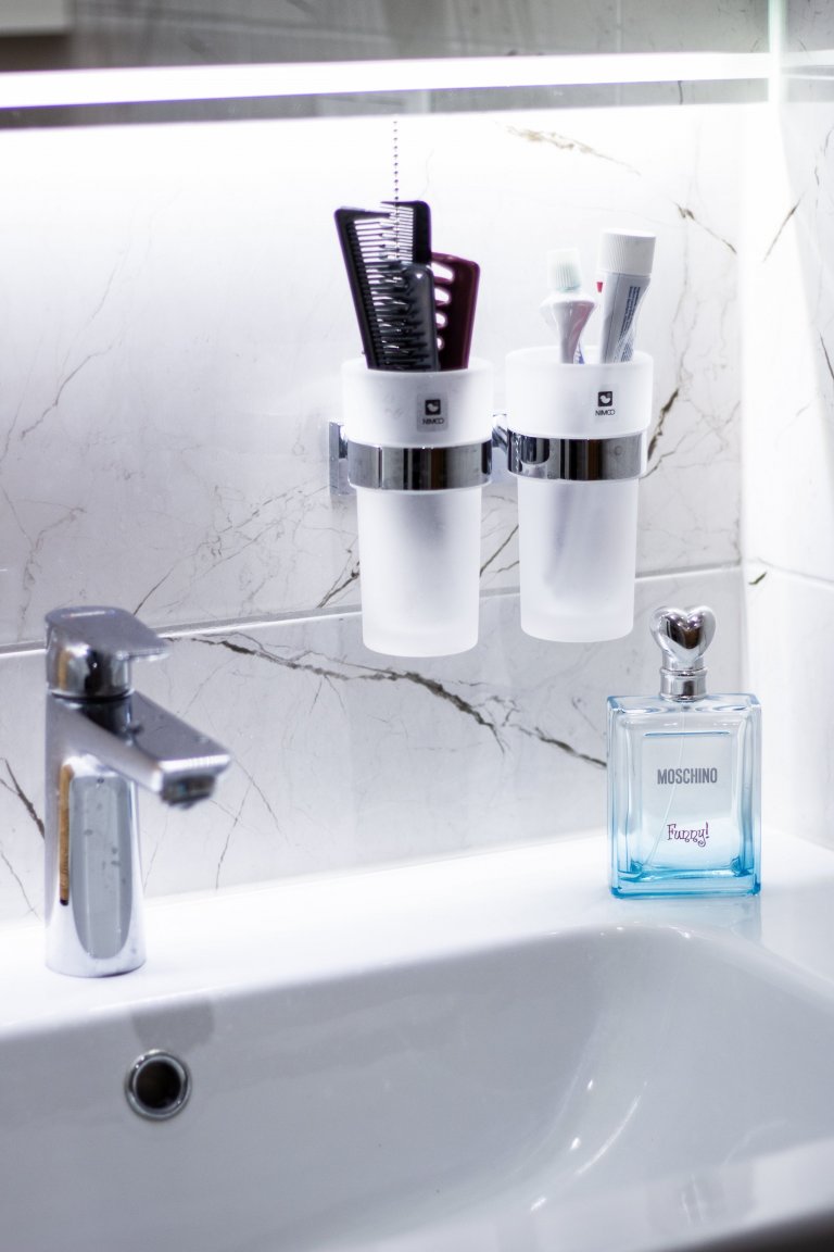 Náročná rekonstrukce koupelny se dočkala krásného výsledku.

Původní stav koupelny nevyhovoval novým majitelům a bylo nutné přistoupit k celkové rekonstrukci…