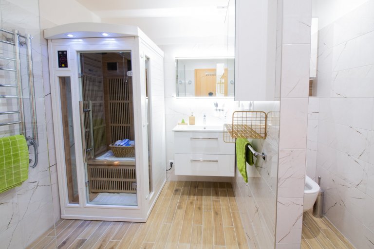 Náročná rekonstrukce koupelny se dočkala krásného výsledku.

Původní stav koupelny nevyhovoval novým majitelům a bylo nutné přistoupit k celkové rekonstrukci…