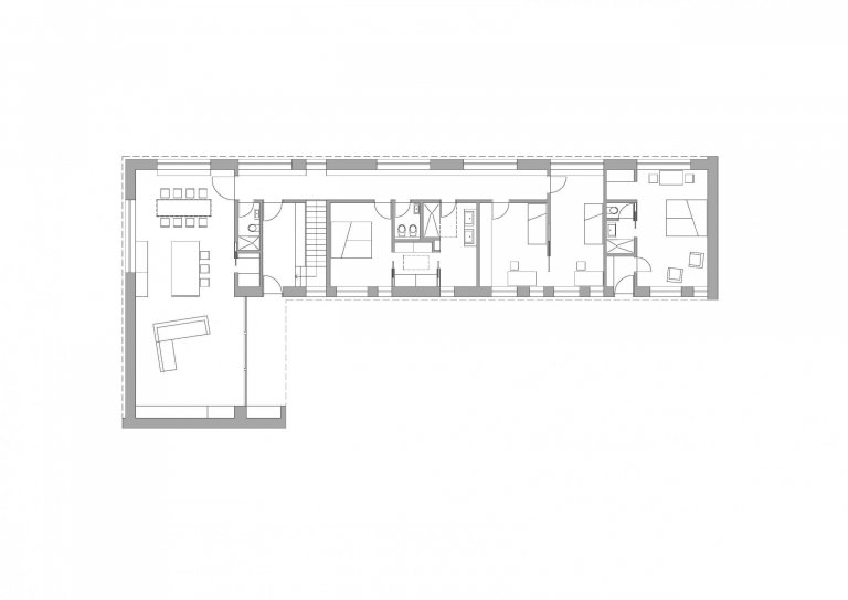 Navrhovaný objekt je citlivě zasazen do území, dbá na pozitivní využití výrazné morfologie pozemku a snaží se být pokorný k místu i okolí. Výrazně svažitý…