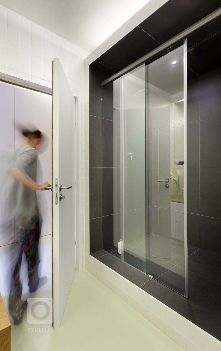 add picture to album