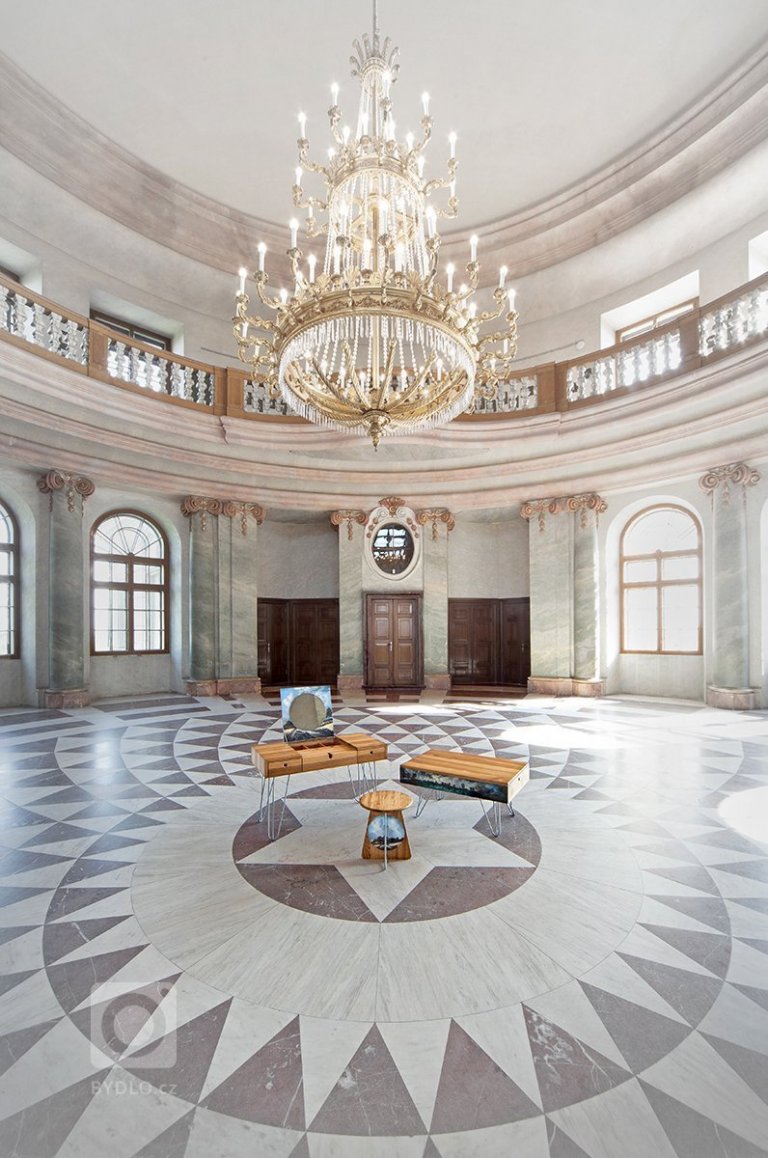 add picture to album