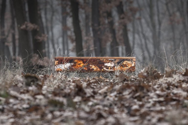 Další série z dílny NARKi furniture, konkrétně &quot;Lovecká sezóna&quot; vyrobená z masivního baheního dubu. Pojednaná malbami Dominika Běhala. Vztahuje se ke…