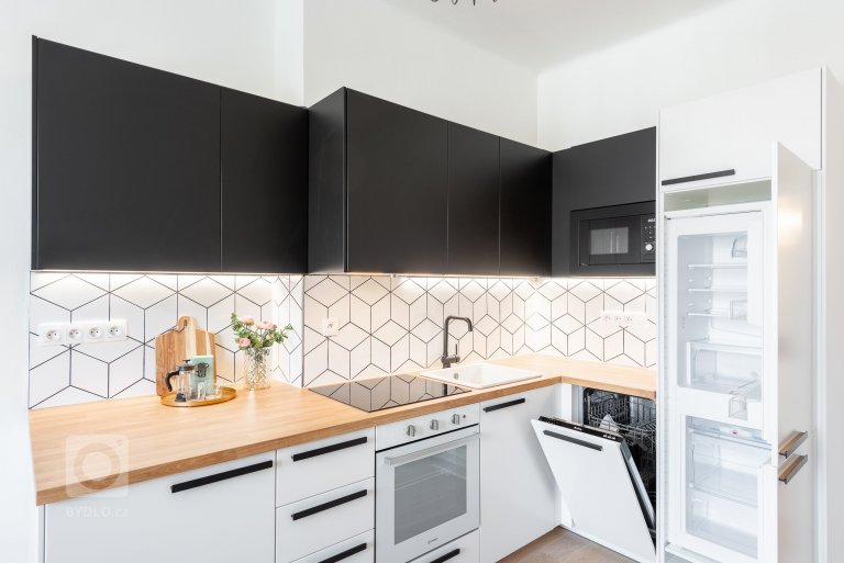 add picture to album