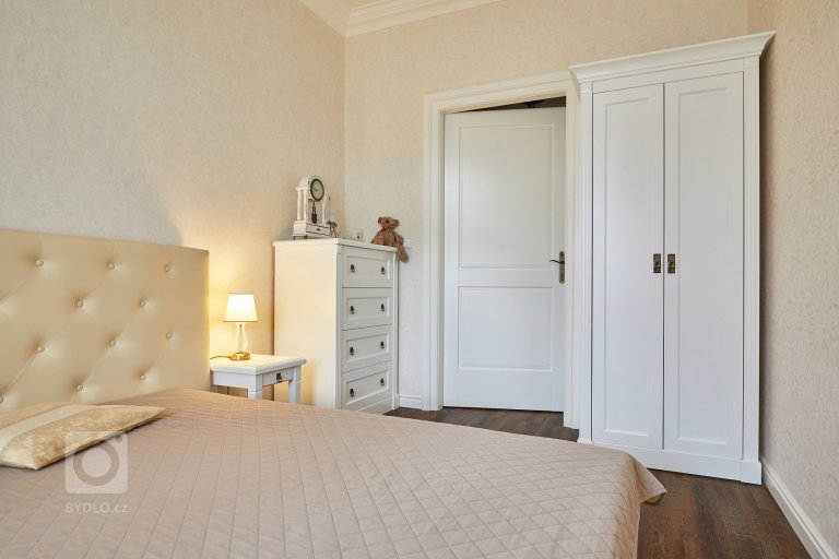 add picture to album