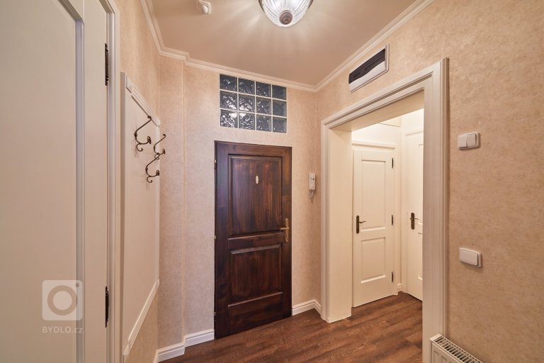 add picture to album