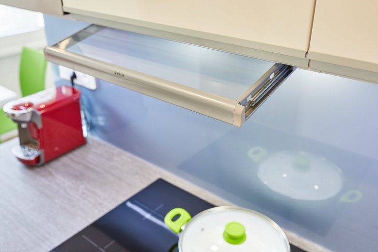 Klient Honza už dlouho plánoval rekonstrukci bytového jádra. Nebyl si jistý dispozicí koupelny a výběrem materiálů a barev, proto&nbsp;oslovil designérku Dášu…