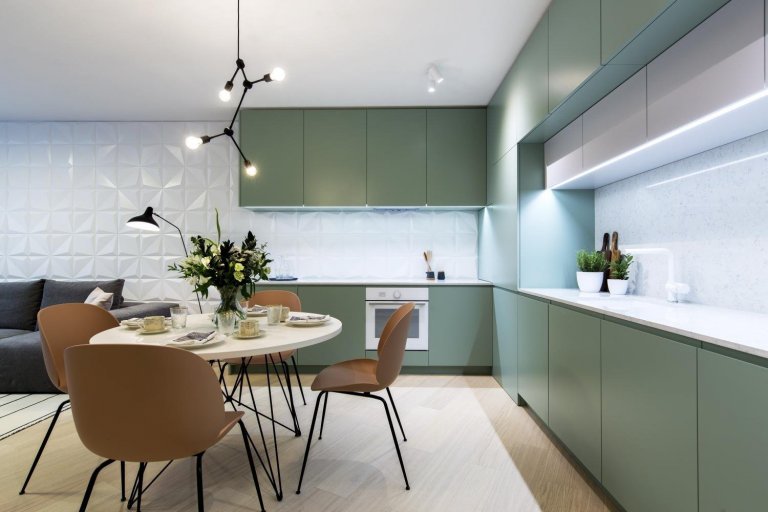 Návrh interiéru vzorového bytu s atypickou dispozicí jsme vytvořili s cílem oslovit lidi, kteří ocení netypickou dispozici doplněnou svěžím designem od nás.…