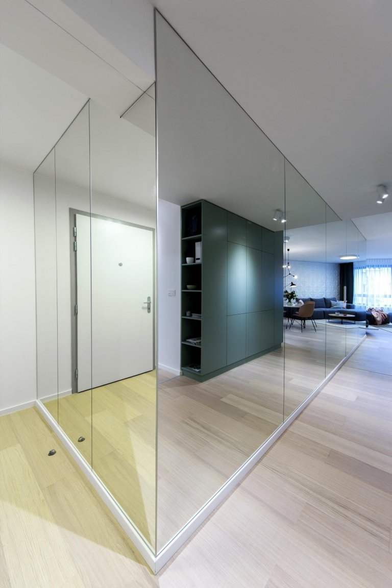 Návrh interiéru vzorového bytu s atypickou dispozicí jsme vytvořili s cílem oslovit lidi, kteří ocení netypickou dispozici doplněnou svěžím designem od nás.…