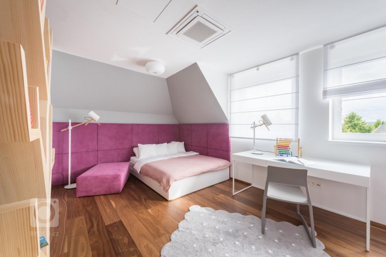 add picture to album