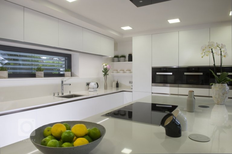 add picture to album