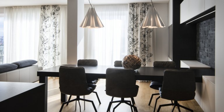 Kuchyň EGGERSMANN, byt, realizace 2018. 

Provedení Paso - Nano povrch, pracovní deska - žula Nero Assoluto. Kuchyň je vybavena spotřebiči Gaggenau a Miele.
