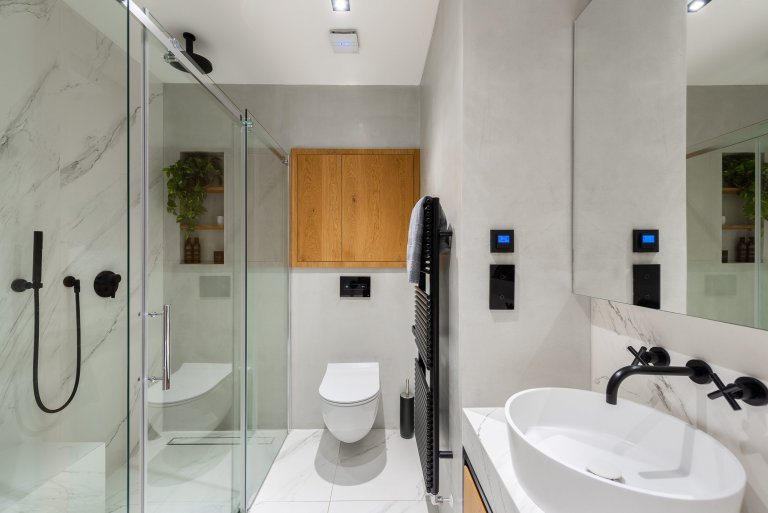 Vlastní&nbsp;bydlení bydlení pro Janu a dcerku Nicole. Jedná se o byt o velikosti 3kk s dvěmi předzahrádky, který prošel během 4 let celkovou rekonstrukcí.…