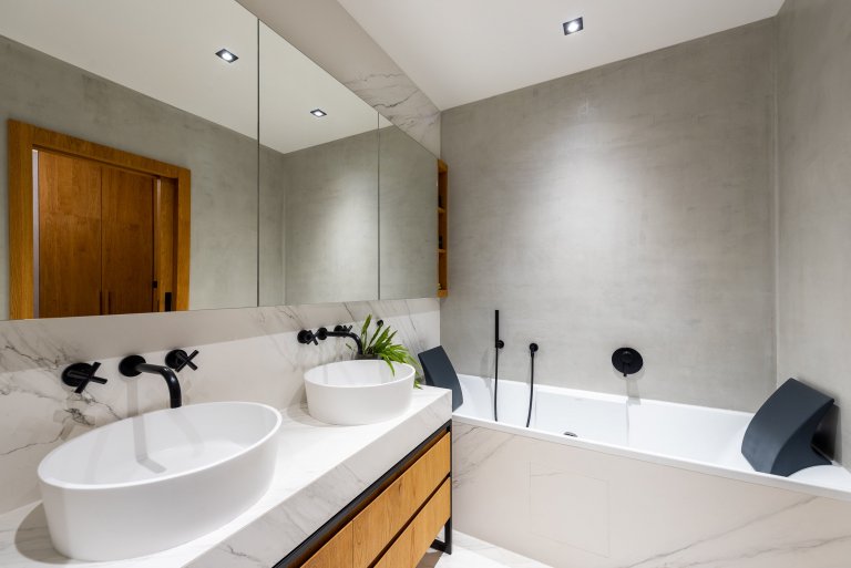 Vlastní&nbsp;bydlení bydlení pro Janu a dcerku Nicole. Jedná se o byt o velikosti 3kk s dvěmi předzahrádky, který prošel během 4 let celkovou rekonstrukcí.…