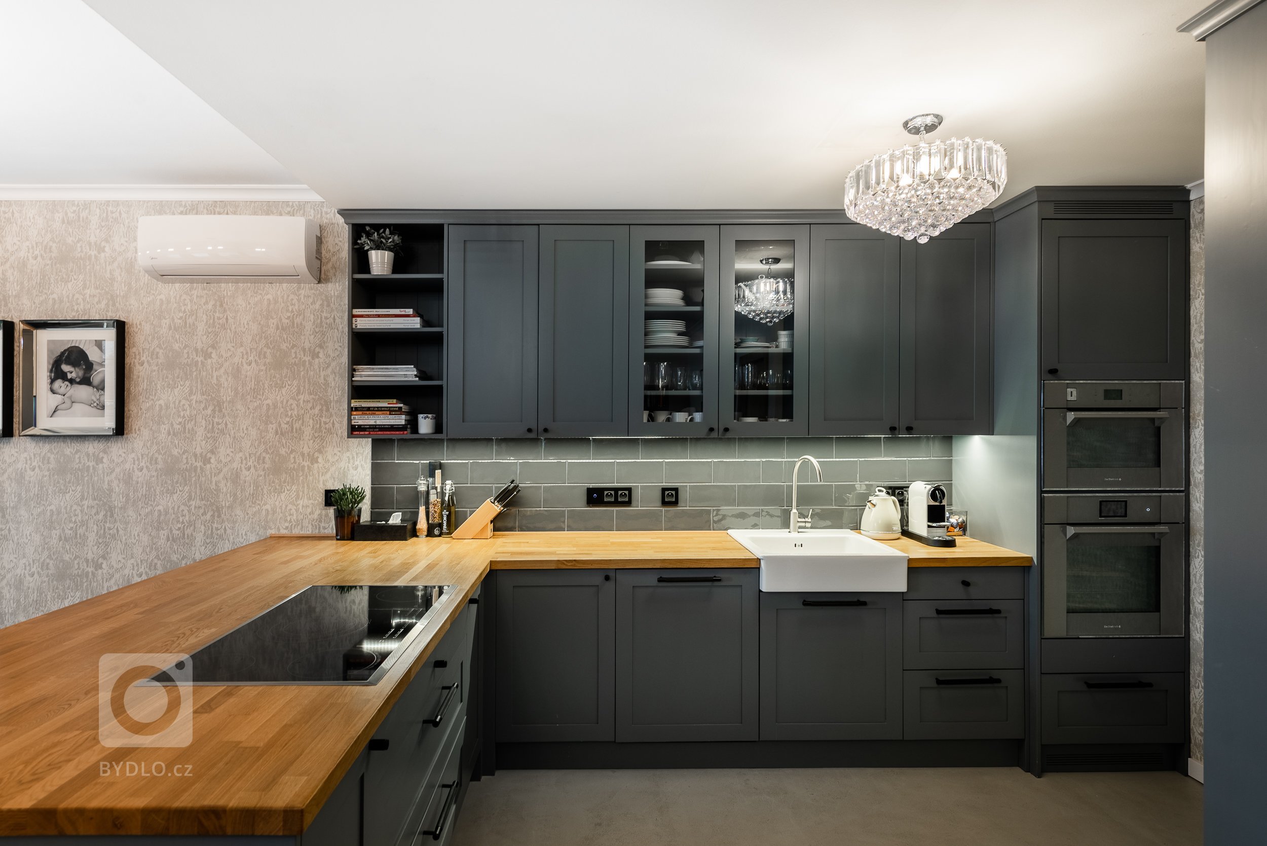 Vlastní&nbsp;bydlení bydlení pro Janu a dcerku Nicole. Jedná se o byt o velikosti 3kk s dvěmi předzahrádky, který prošel během 4 let celkovou rekonstrukcí.…