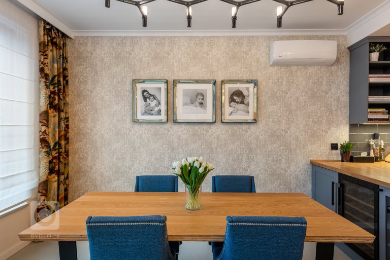 add picture to album