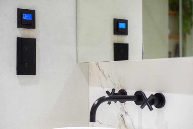 Vlastní&nbsp;bydlení bydlení pro Janu a dcerku Nicole. Jedná se o byt o velikosti 3kk s dvěmi předzahrádky, který prošel během 4 let celkovou rekonstrukcí.…