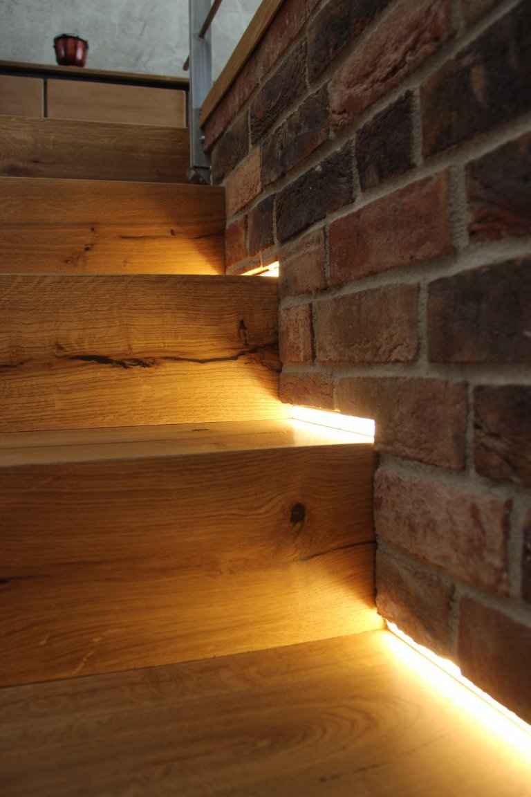 Moderní interiér s příjemnou atmosférou. Tak lze ve zkratce charakterizovat mezonet, laděný do jemně industriálního stylu s množstvím přírodních materiálů…