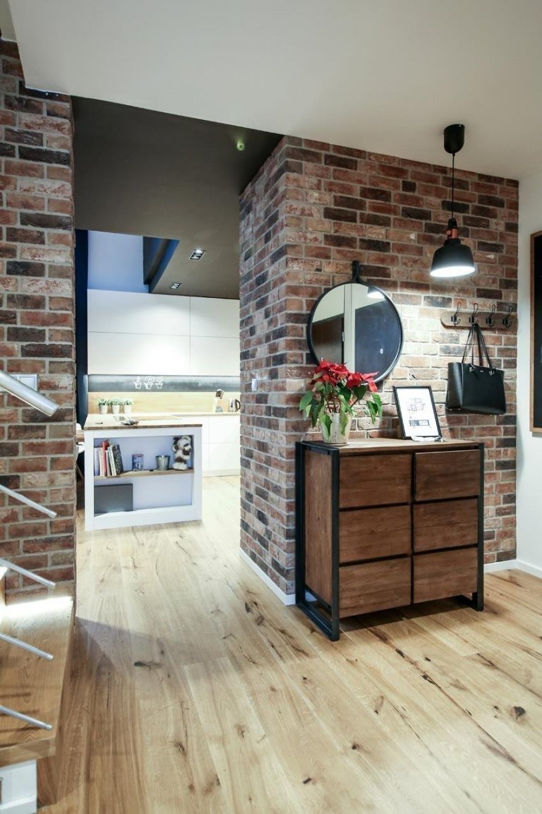 Moderní interiér s příjemnou atmosférou. Tak lze ve zkratce charakterizovat mezonet, laděný do jemně industriálního stylu s množstvím přírodních materiálů…