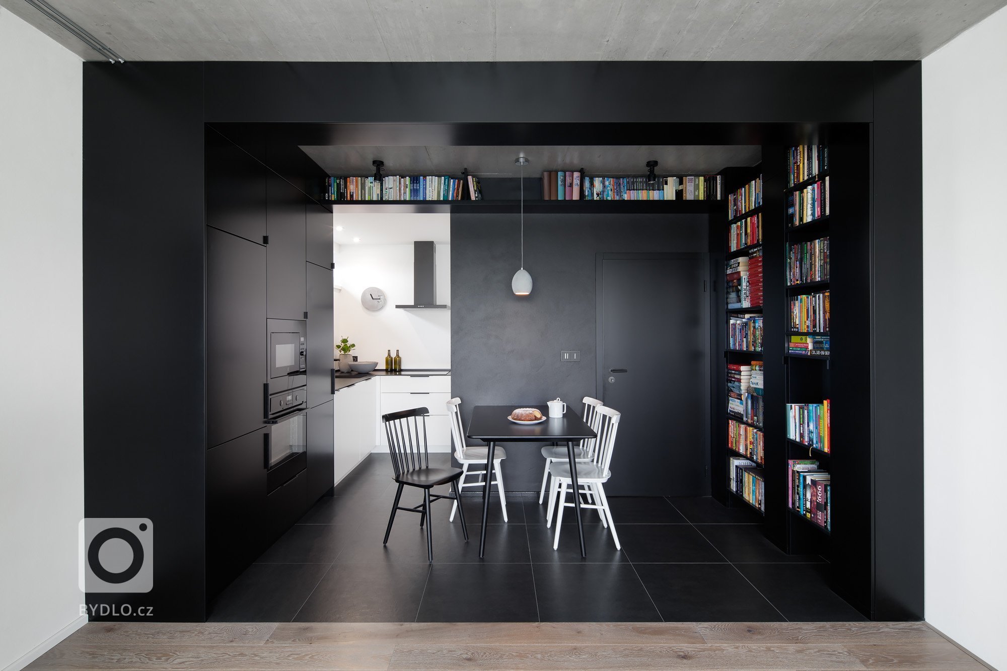 Černobílý interiér