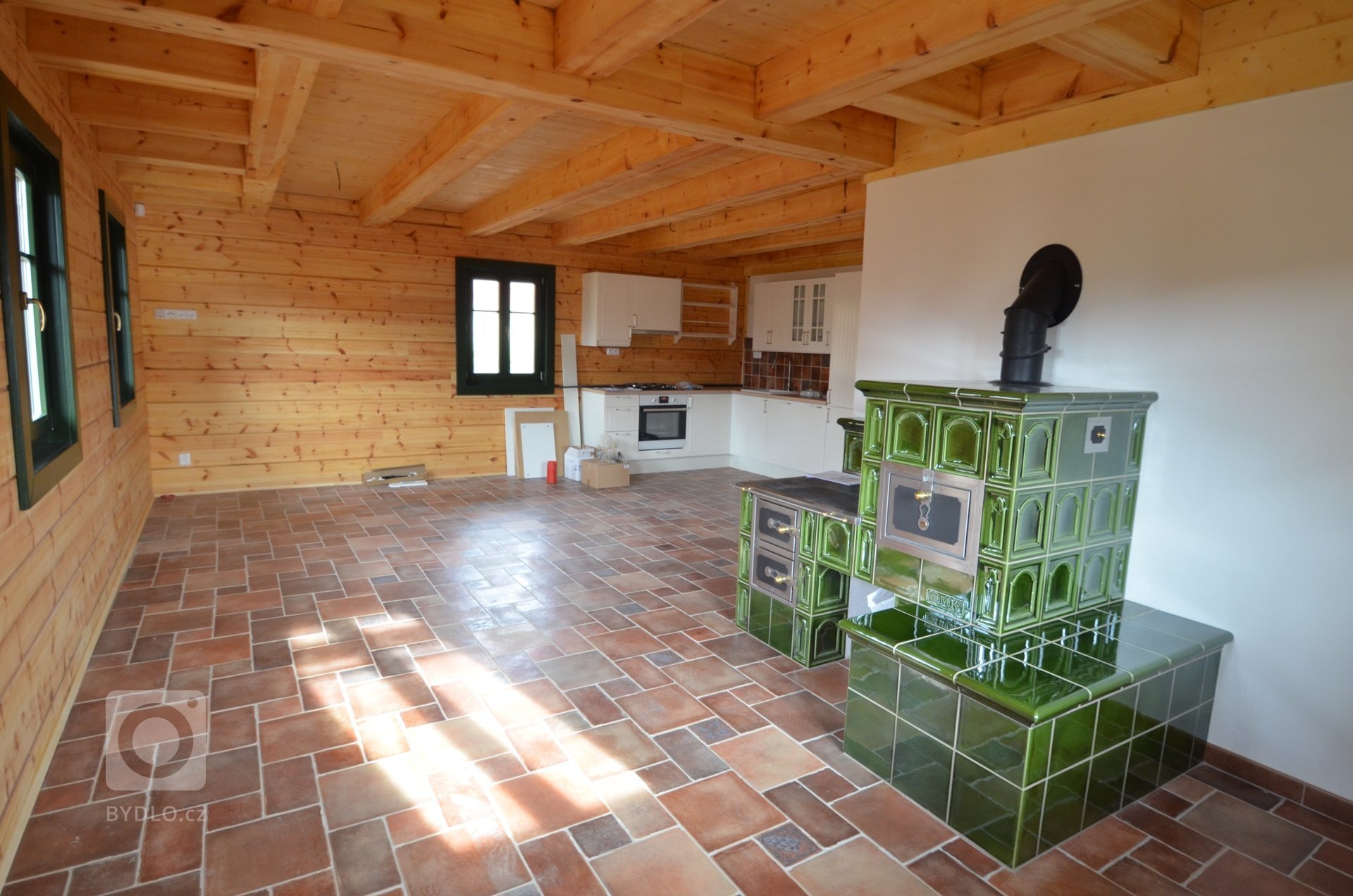 Na jihu Čech stojí tato&nbsp; nová roubenka postavená v klasickém stylu.&nbsp;
