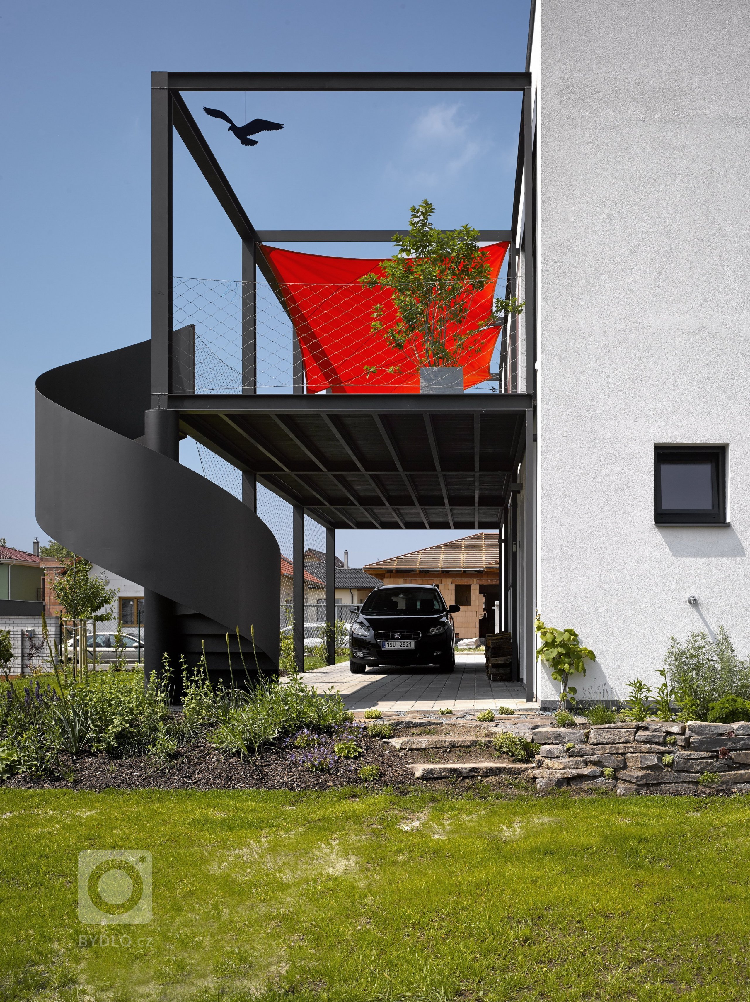 Popisují-li klienti svoje sny o bydlení, zpravidla jejich zájmy a hobby ovlivní i podobu budoucího domu. Ostatně proniknutí do těchto snů, záměrně říkáme snů a…