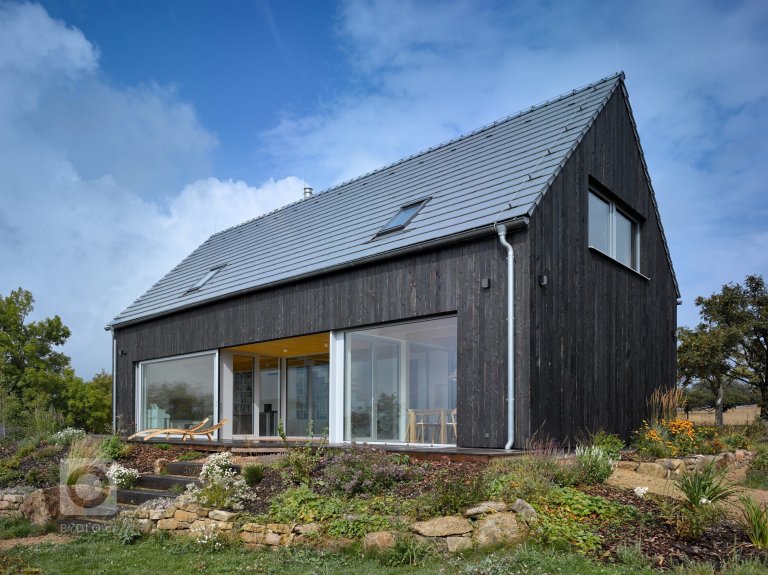 add picture to album