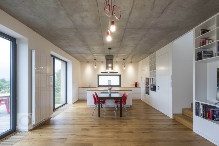 add picture to album