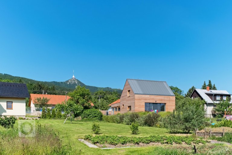 add picture to album