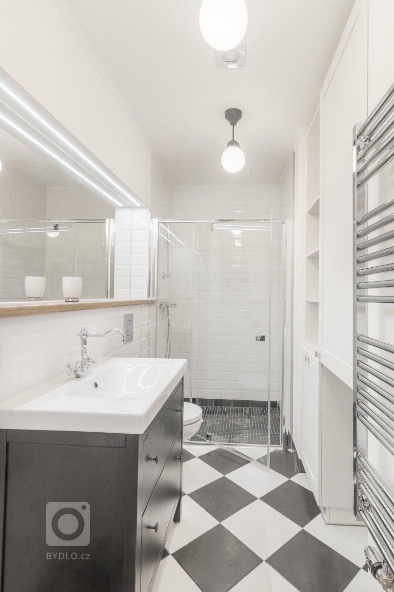 add picture to album