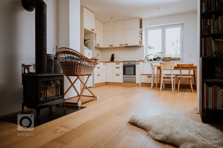 add picture to album