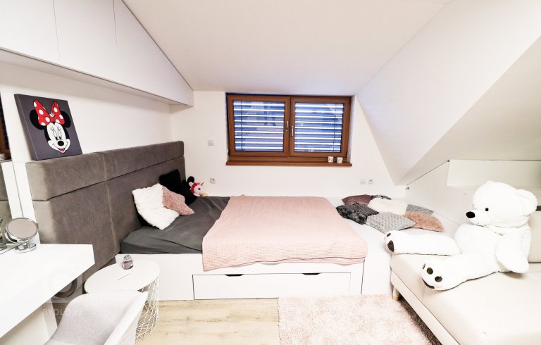 add picture to album