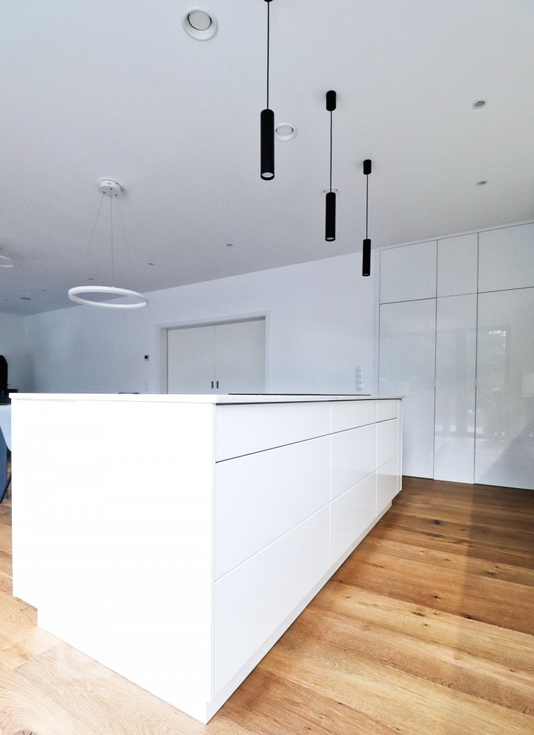 add picture to album